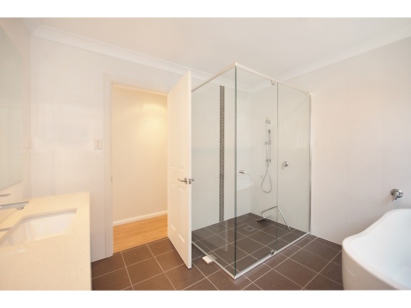 2b Tramway Road, North Avoca NSW 2260