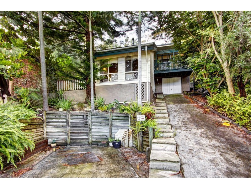 6 Dan Place, Forresters Beach NSW 2260