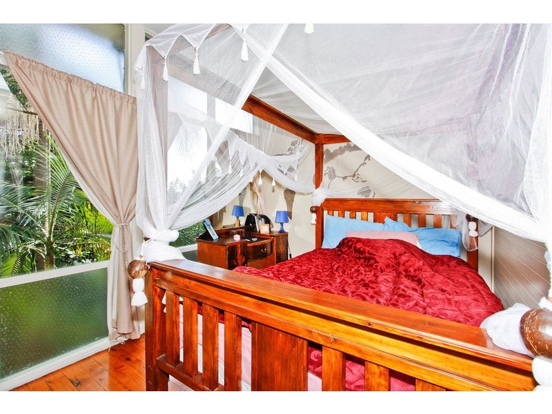 6 Dan Place, Forresters Beach NSW 2260