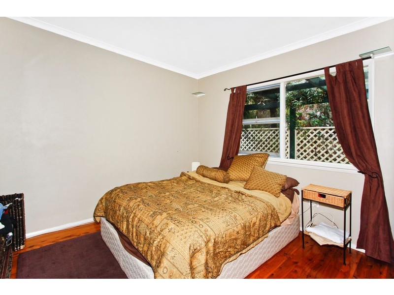 6 Dan Place, Forresters Beach NSW 2260