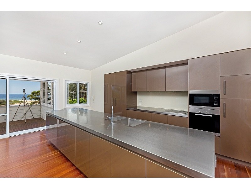 12 Clairvoux Road, Wamberal NSW 2260