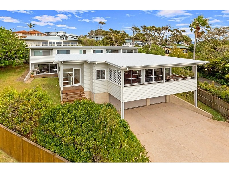 12 Clairvoux Road, Wamberal NSW 2260