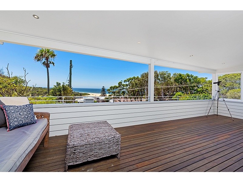 12 Clairvoux Road, Wamberal NSW 2260