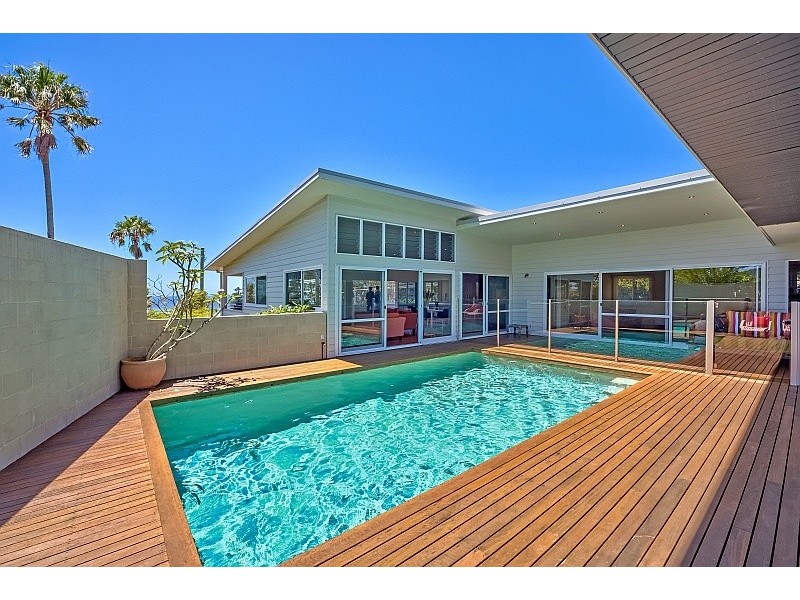 12 Clairvoux Road, Wamberal NSW 2260