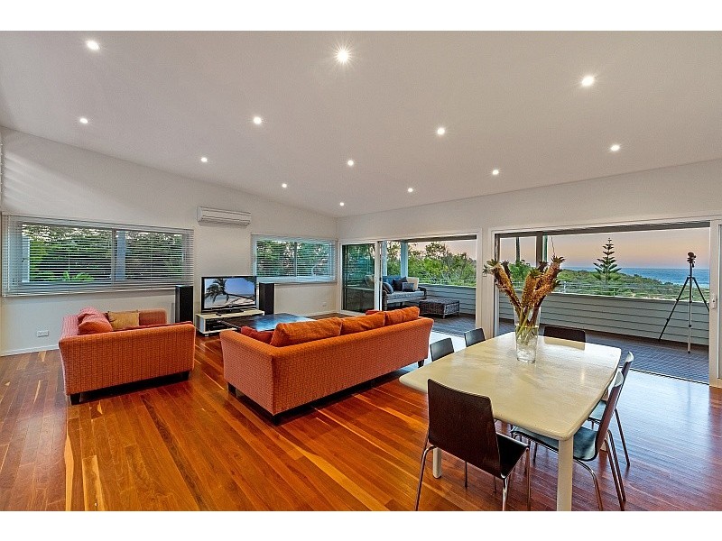 12 Clairvoux Road, Wamberal NSW 2260