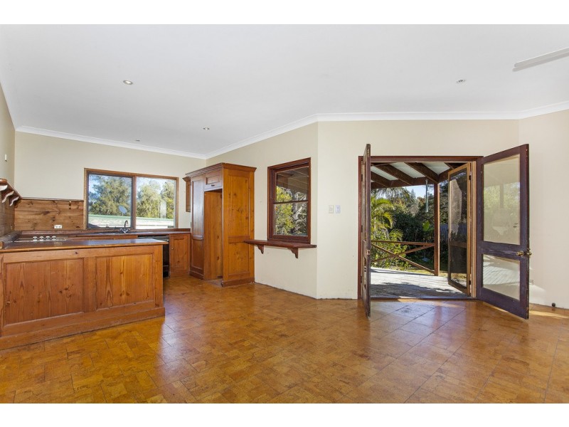 935 The Entrance Road, Forresters Beach NSW 2260