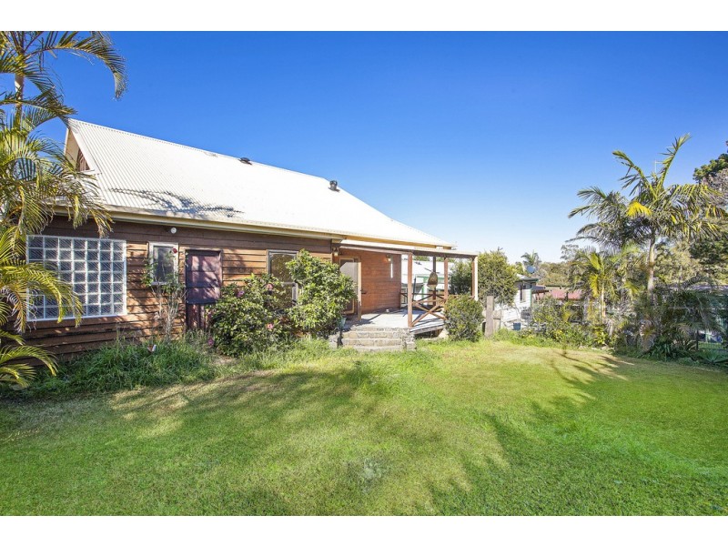 935 The Entrance Road, Forresters Beach NSW 2260