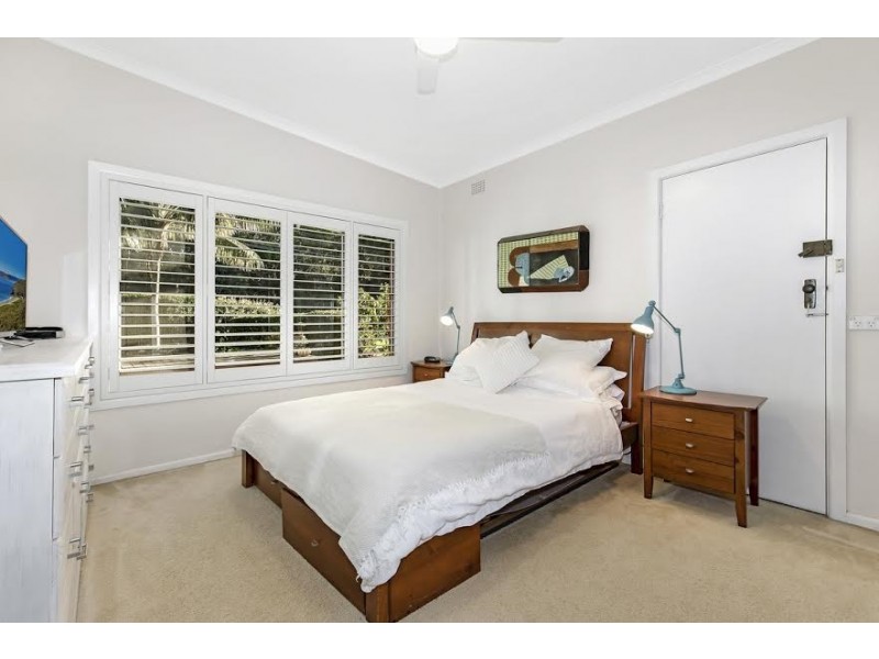 16 Parkside Avenue, Bateau Bay NSW 2261