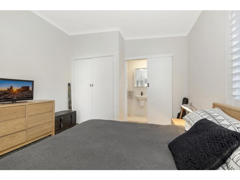 16 Parkside Avenue, Bateau Bay NSW 2261