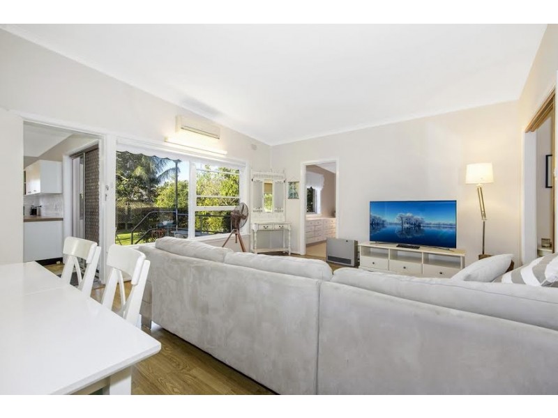 16 Parkside Avenue, Bateau Bay NSW 2261