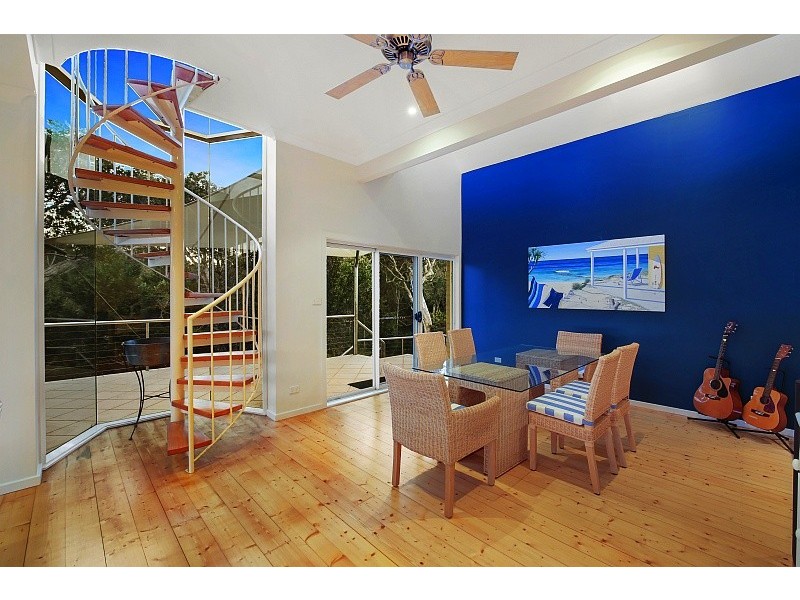 22 Bareena Avenue, North Avoca NSW 2260