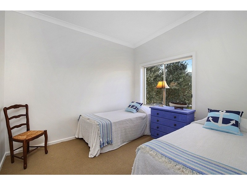 22 Bareena Avenue, North Avoca NSW 2260