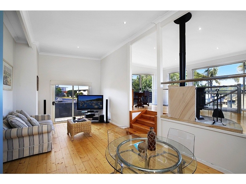 22 Bareena Avenue, North Avoca NSW 2260