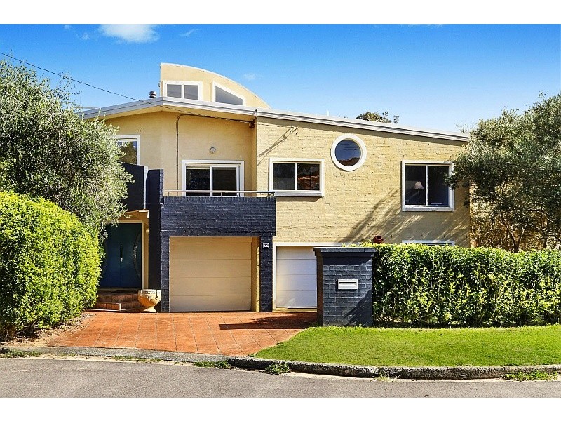 22 Bareena Avenue, North Avoca NSW 2260