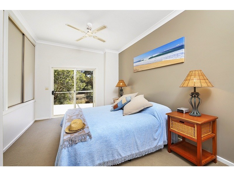 22 Bareena Avenue, North Avoca NSW 2260