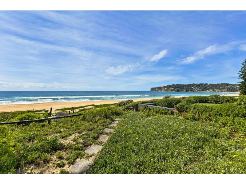 10 North Avoca Parade, North Avoca NSW 2260