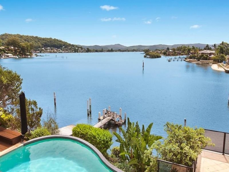 4 Daley Avenue, Daleys Point NSW 2257