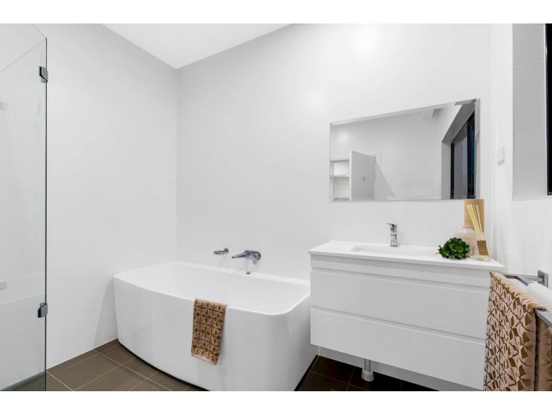 2/1 Ena Street, Terrigal NSW 2260