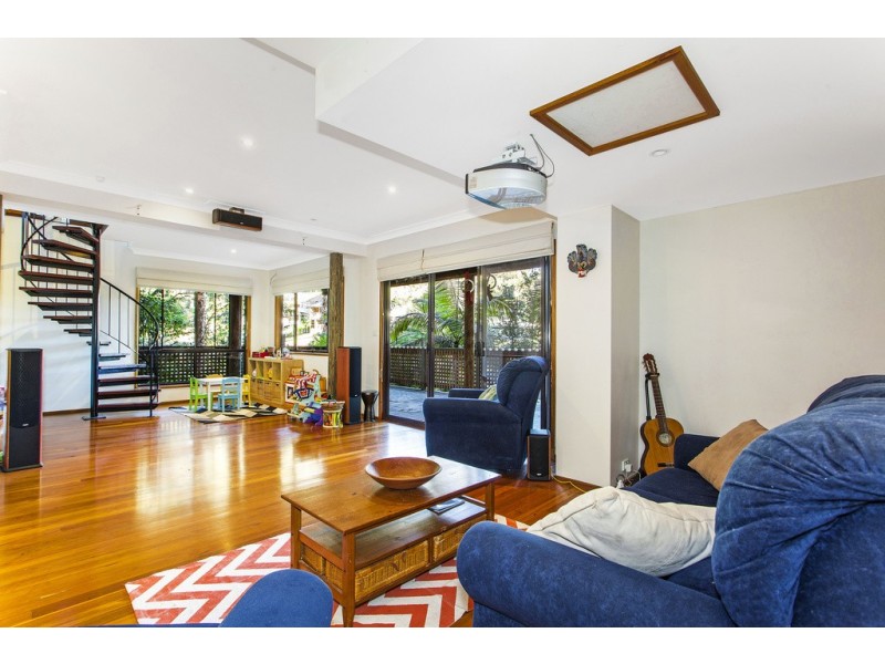 7 Easter Parade, North Avoca NSW 2260