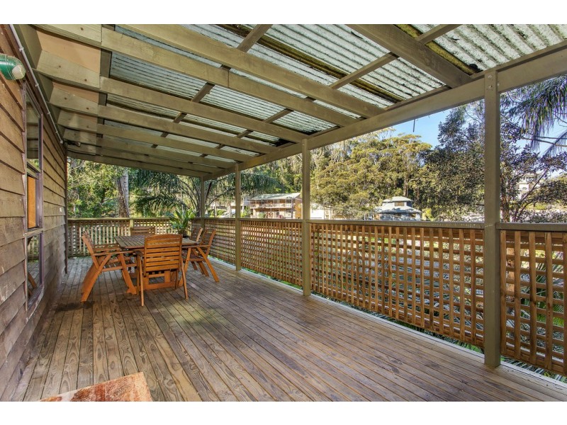 7 Easter Parade, North Avoca NSW 2260