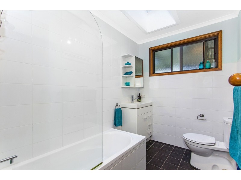 7 Easter Parade, North Avoca NSW 2260