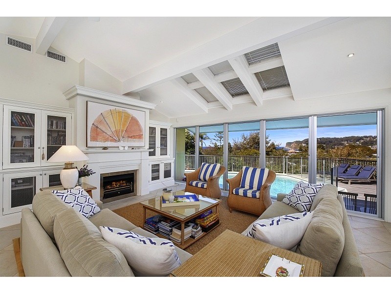 2 View Street, North Avoca NSW 2260