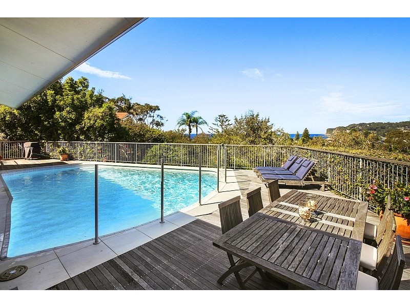 2 View Street, North Avoca NSW 2260