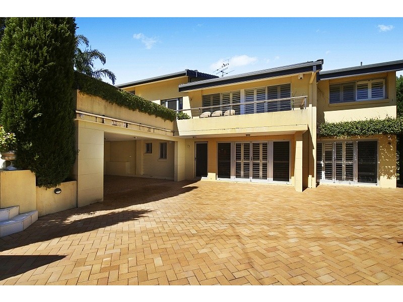 2 View Street, North Avoca NSW 2260