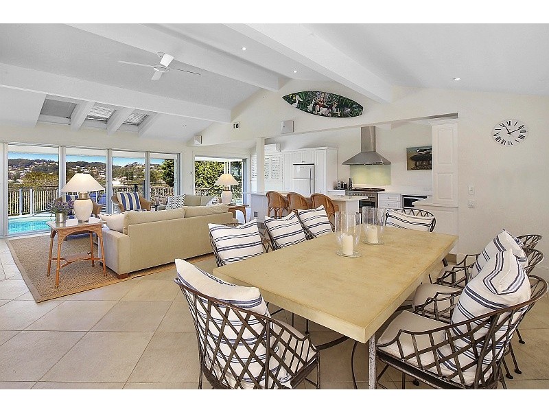 2 View Street, North Avoca NSW 2260