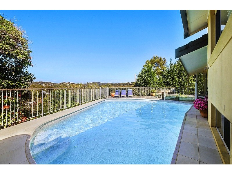 2 View Street, North Avoca NSW 2260