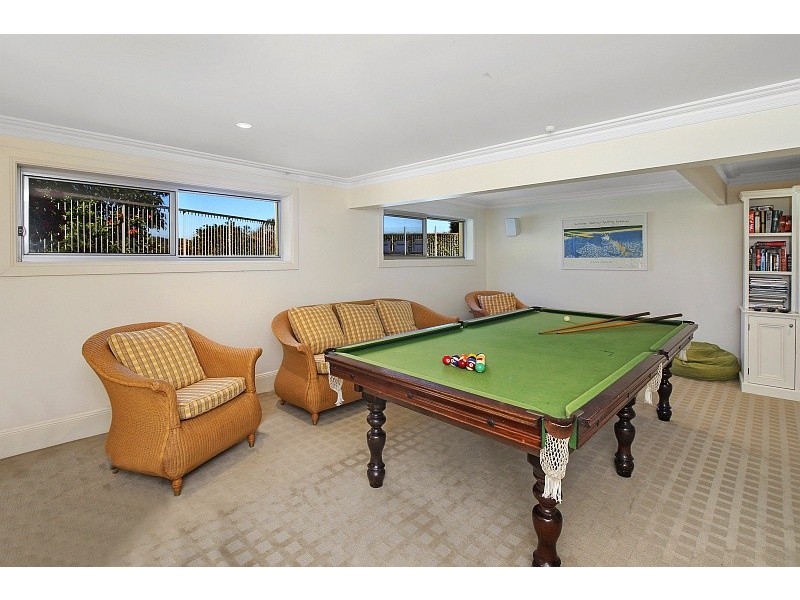 2 View Street, North Avoca NSW 2260