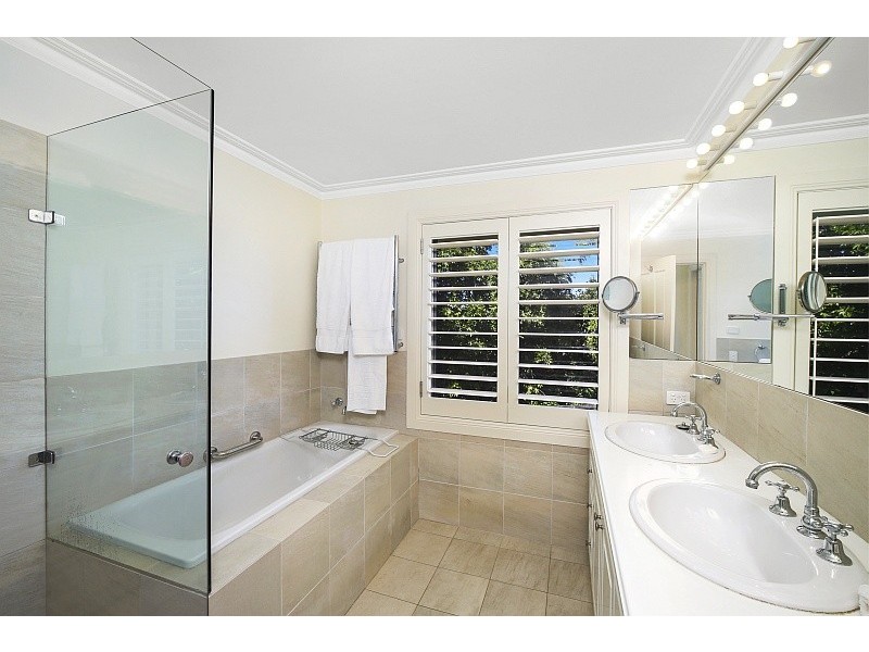 2 View Street, North Avoca NSW 2260