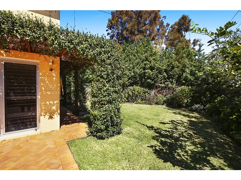 2 View Street, North Avoca NSW 2260