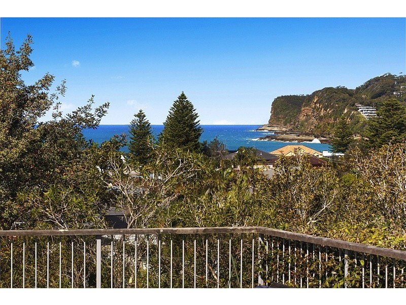 2 View Street, North Avoca NSW 2260