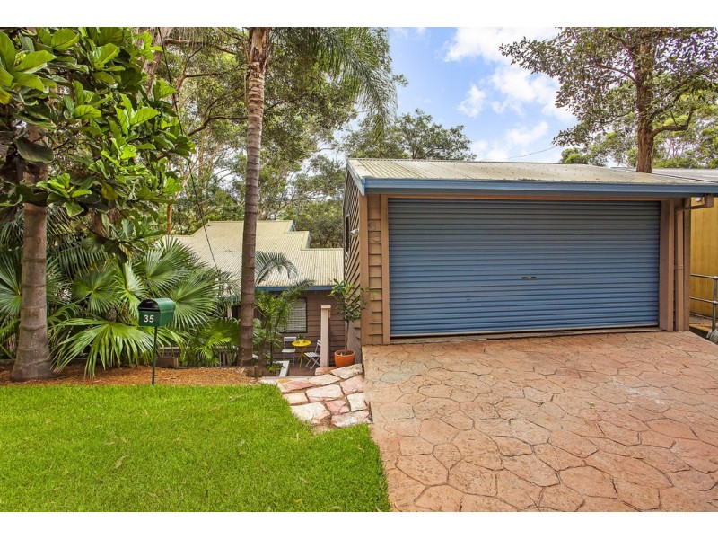 35 Easter Parade, North Avoca NSW 2260