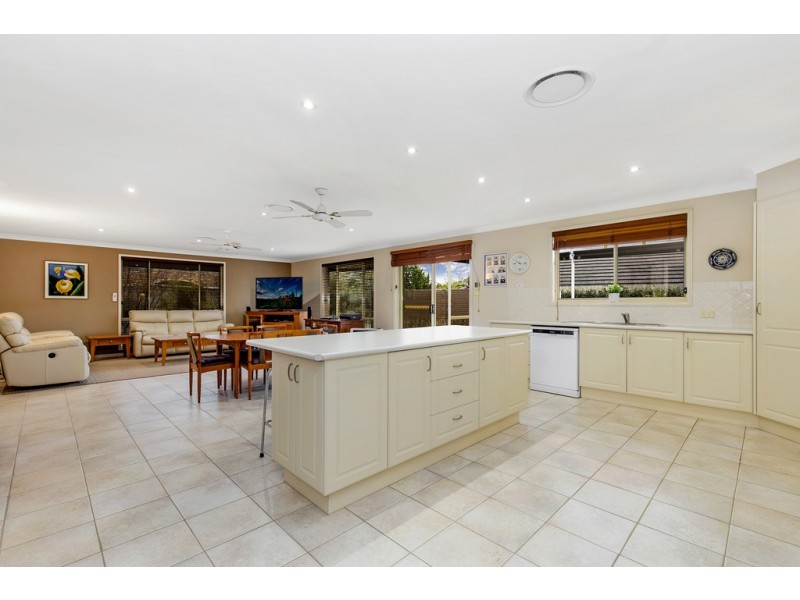 6 Tallowood Crescent, Erina NSW 2250