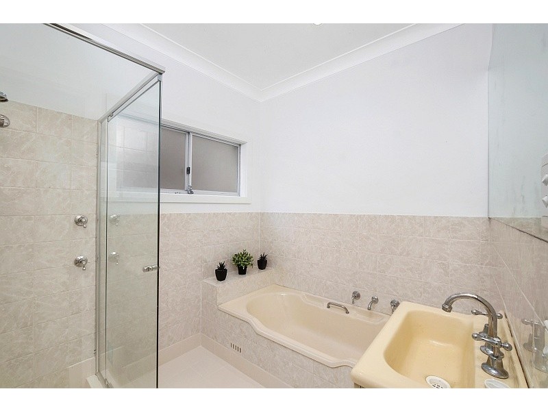 5 North Scenic Rd, Forresters Beach NSW 2260