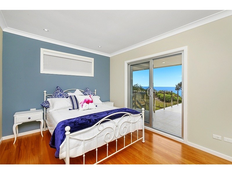 5 North Scenic Rd, Forresters Beach NSW 2260