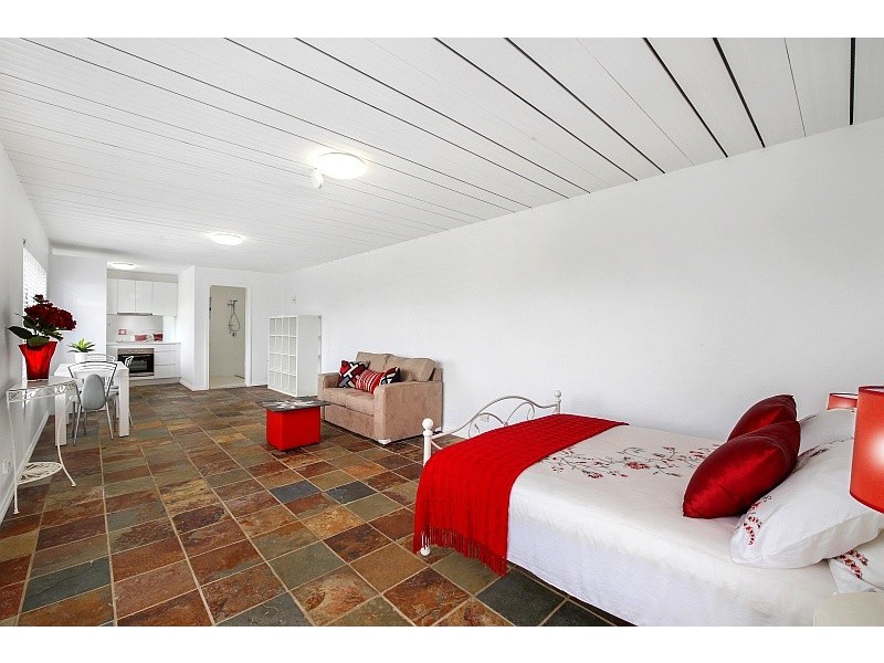 5 North Scenic Rd, Forresters Beach NSW 2260
