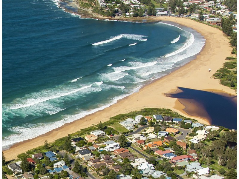 16 Bareena Avenue, North Avoca NSW 2260