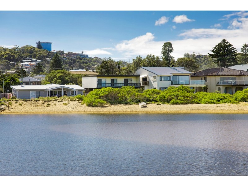 16 Bareena Avenue, North Avoca NSW 2260