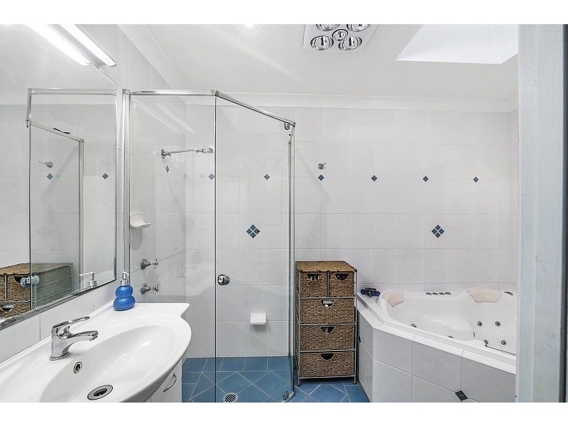 17 Palmgrove Pl, North Avoca NSW 2260