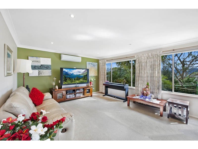 9 Yumbool Close, Forresters Beach NSW 2260