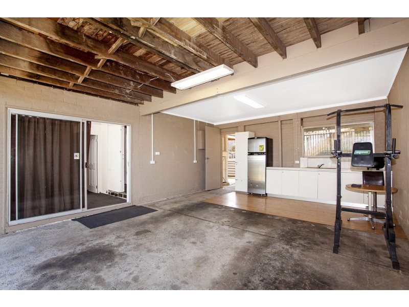 581 The Entrance Road, Bateau Bay NSW 2261