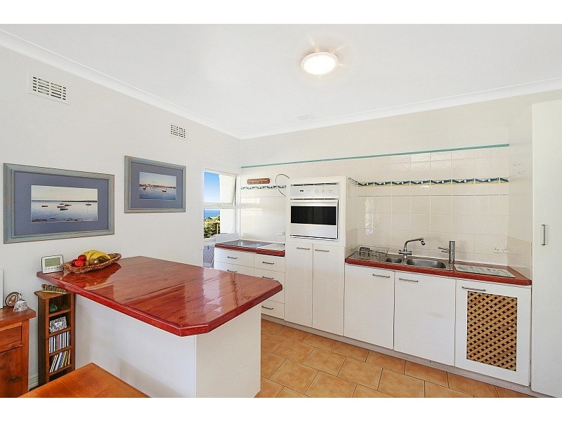 58 Forresters Beach Road, Forresters Beach NSW 2260
