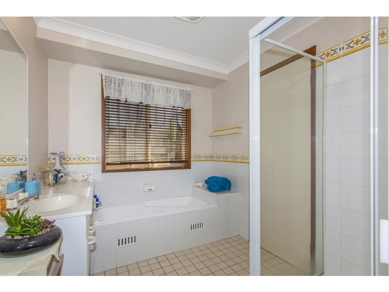 4 Hakea Place, Glenning Valley NSW 2261