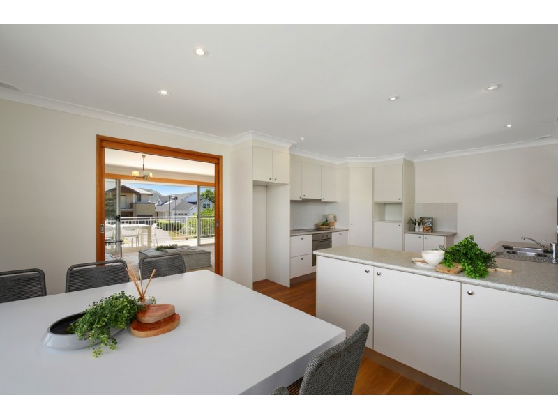 25 Ocean Street, North Avoca NSW 2260