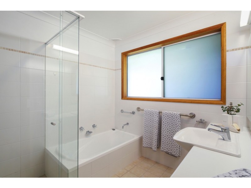 25 Ocean Street, North Avoca NSW 2260