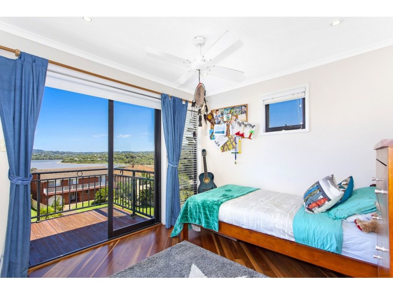 5 Lavinia Street, Forresters Beach NSW 2260