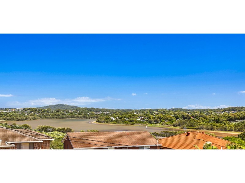 5 Lavinia Street, Forresters Beach NSW 2260
